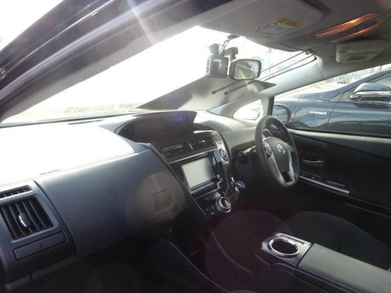 PRIUS ALPHA