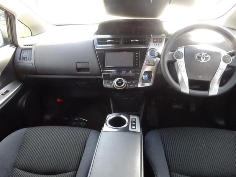 PRIUS ALPHA
