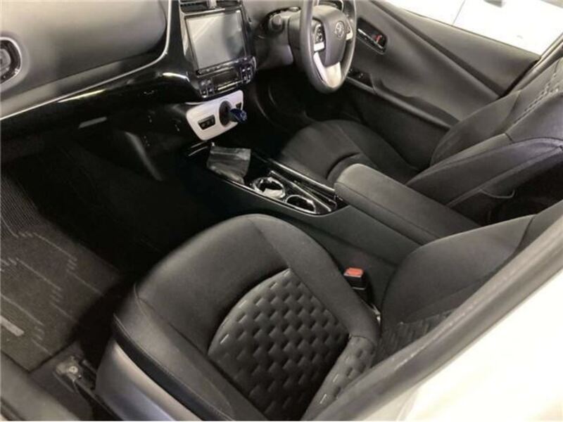 PRIUS PHV