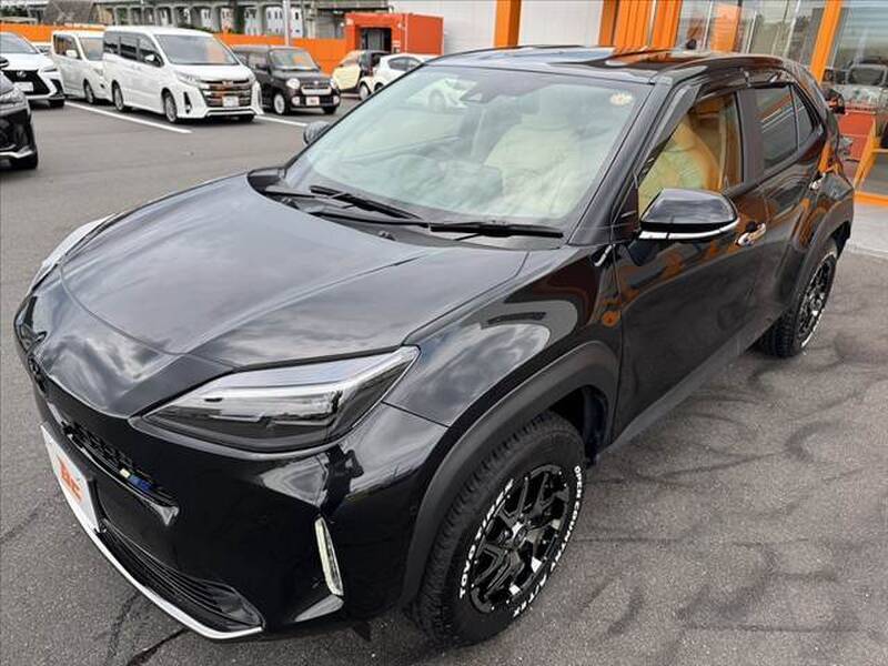 YARIS CROSS