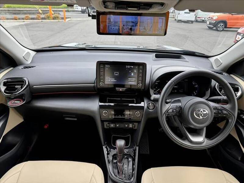 YARIS CROSS