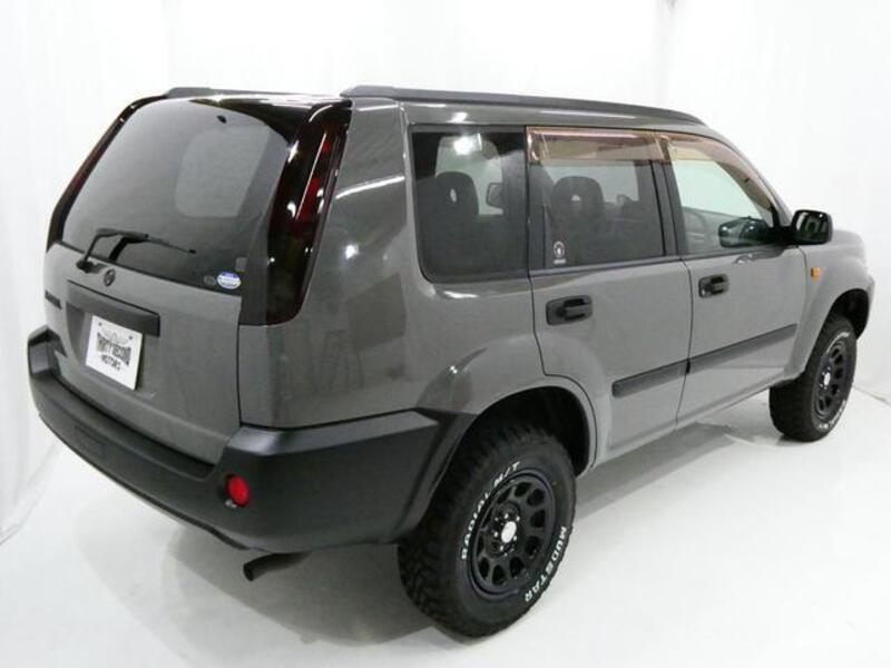 X-TRAIL