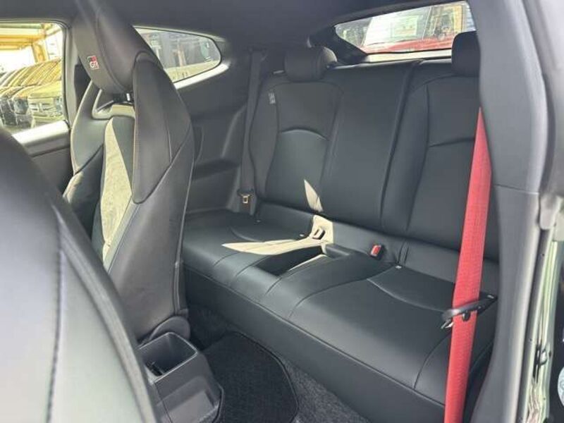GR YARIS