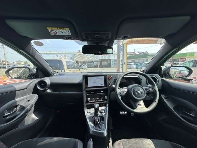 GR YARIS