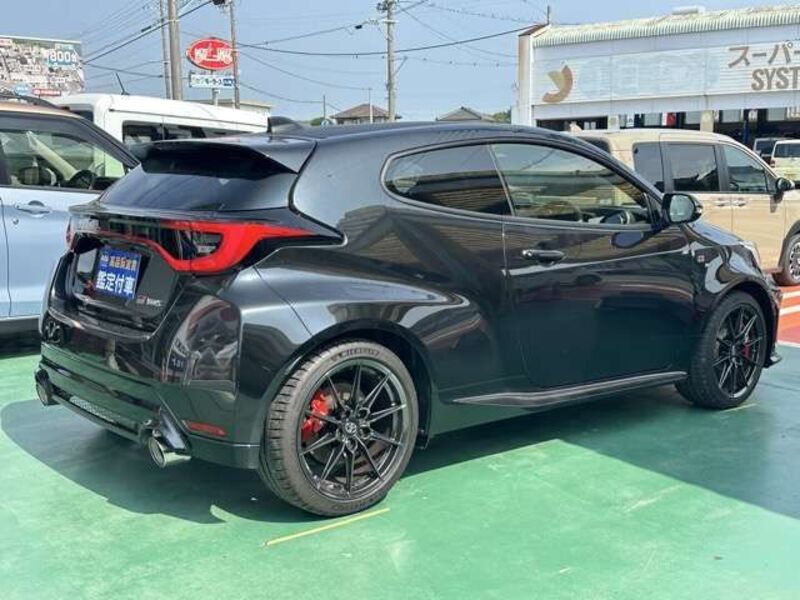 GR YARIS