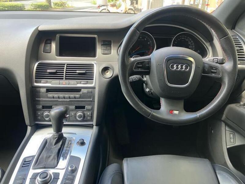 Q7