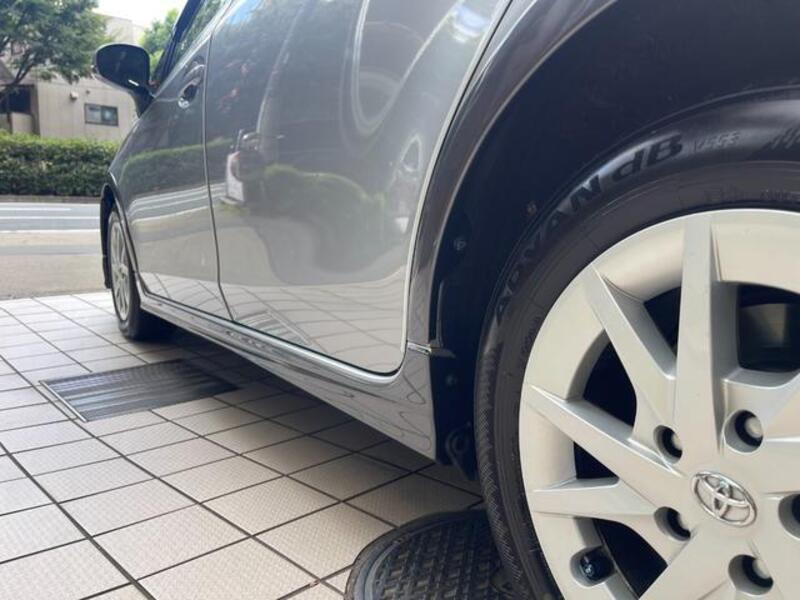 PRIUS ALPHA