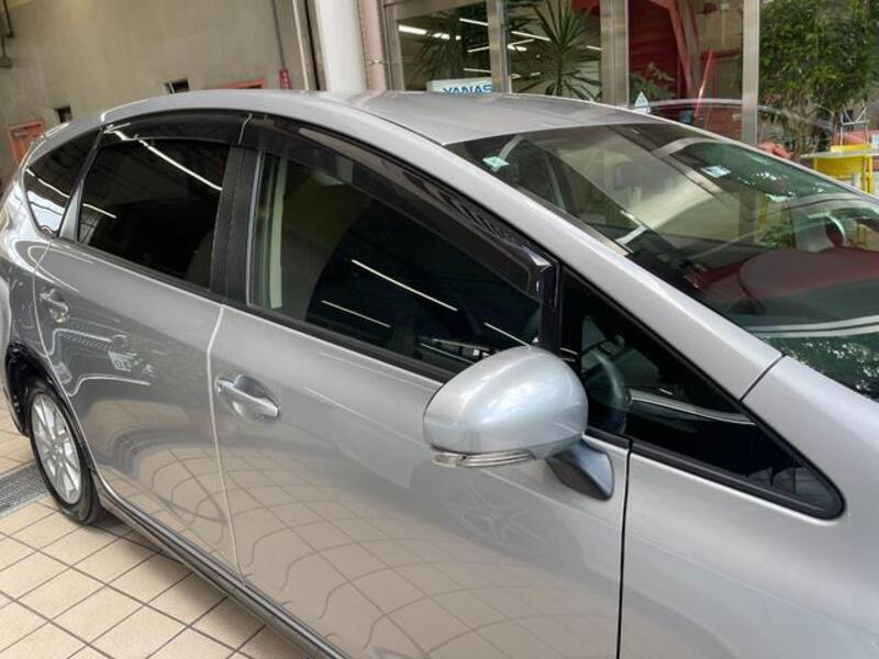 PRIUS ALPHA