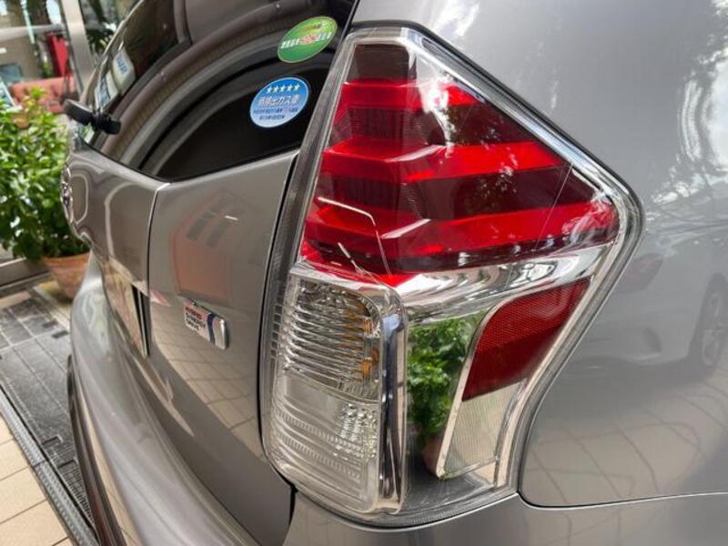 PRIUS ALPHA