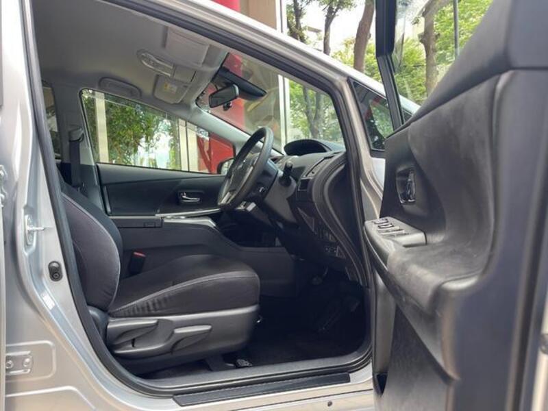 PRIUS ALPHA