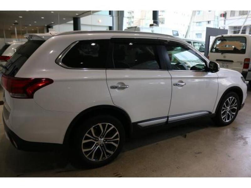 OUTLANDER