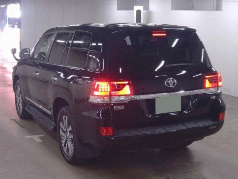LAND CRUISER