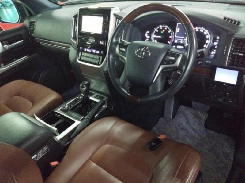 LAND CRUISER