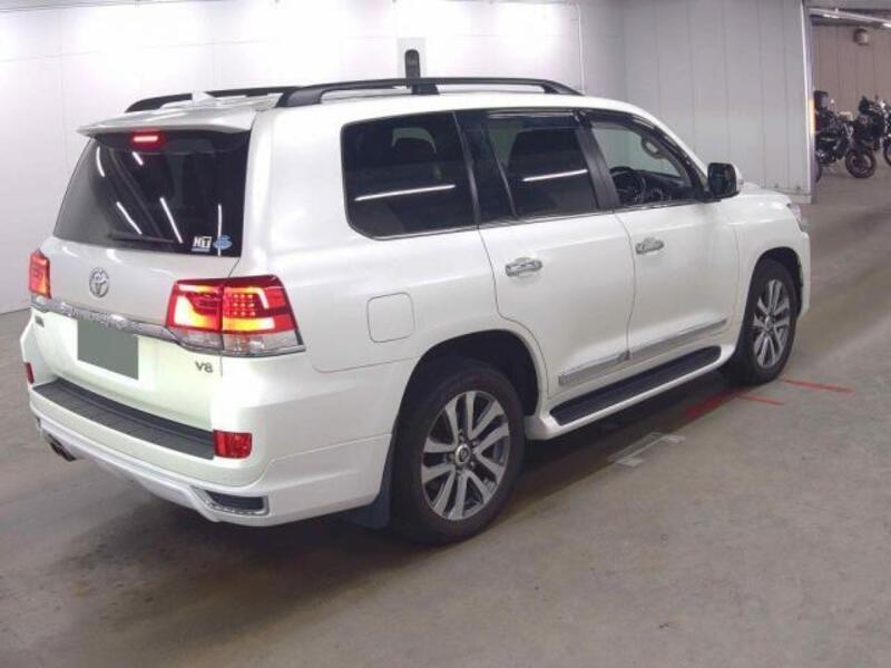 LAND CRUISER