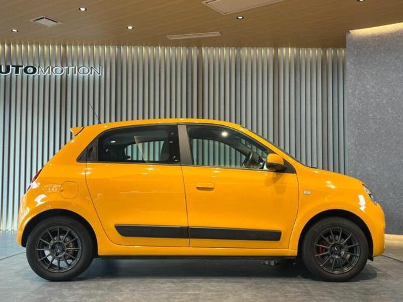 TWINGO