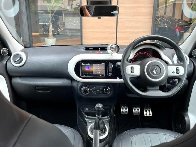 TWINGO