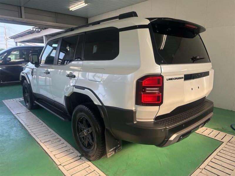 LAND CRUISER 250