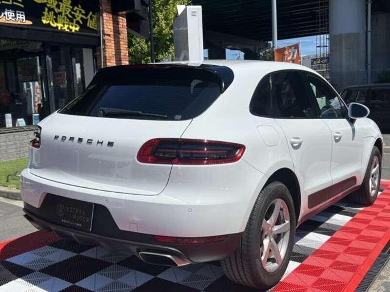 MACAN