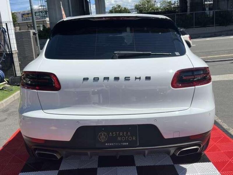 MACAN