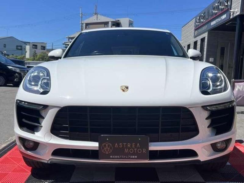 MACAN