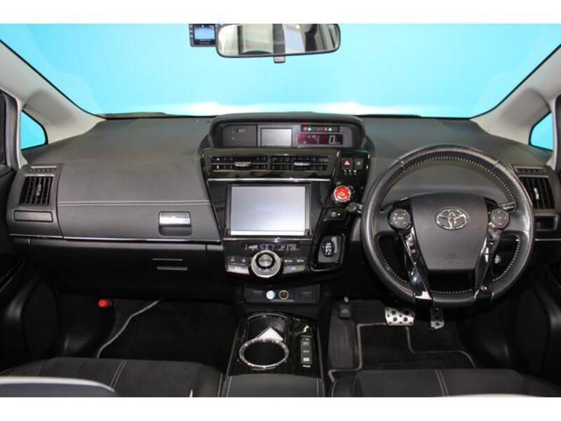 PRIUS ALPHA