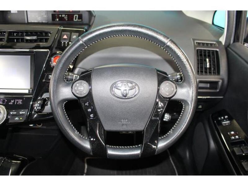 PRIUS ALPHA