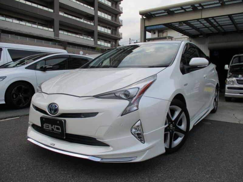TOYOTA PRIUS