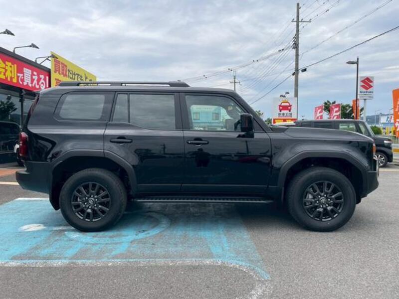 LAND CRUISER 250
