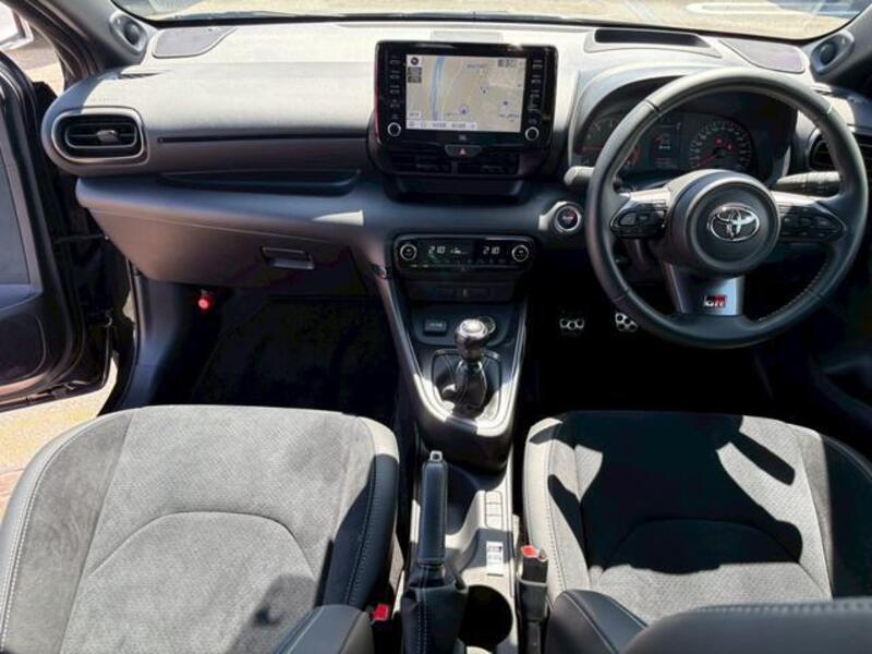 GR YARIS