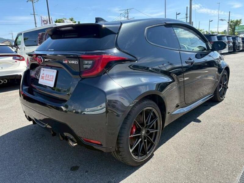 GR YARIS