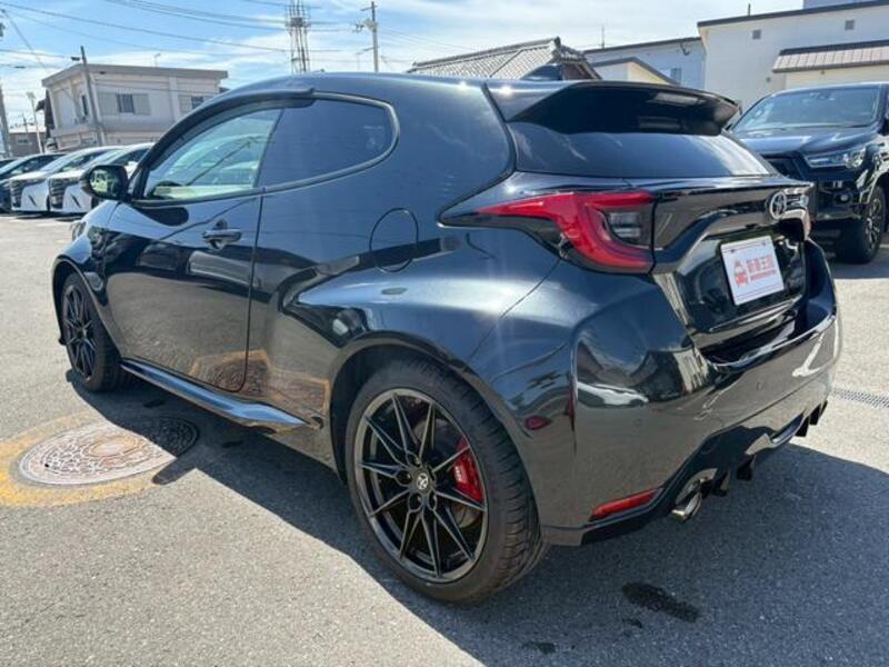 GR YARIS
