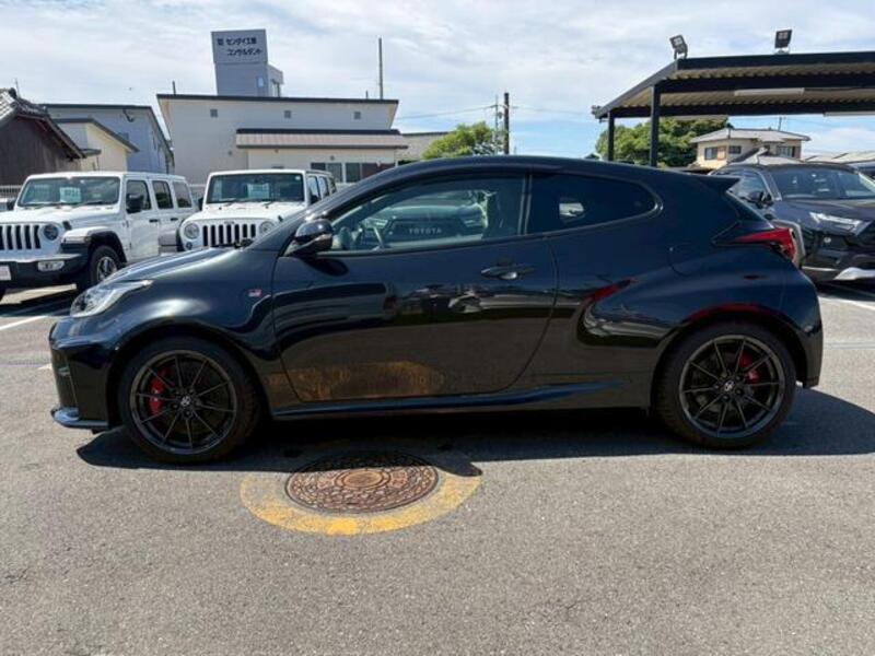 GR YARIS