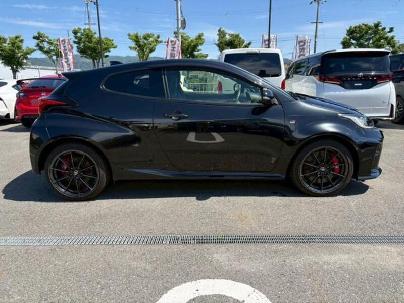GR YARIS