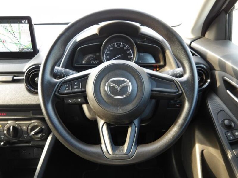 MAZDA2