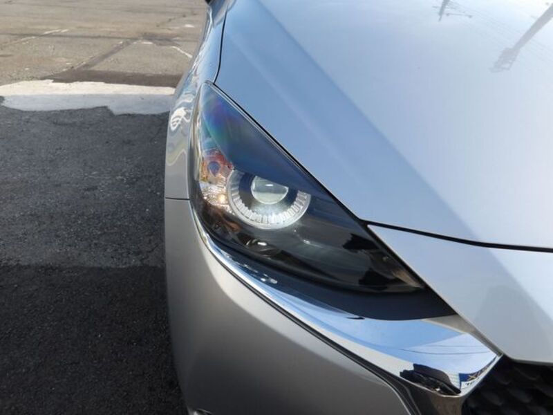 MAZDA2