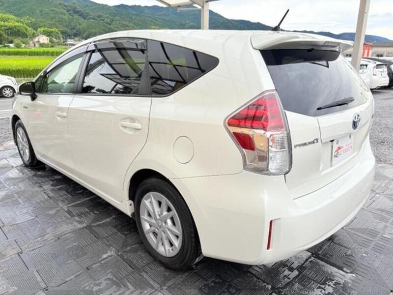 PRIUS ALPHA