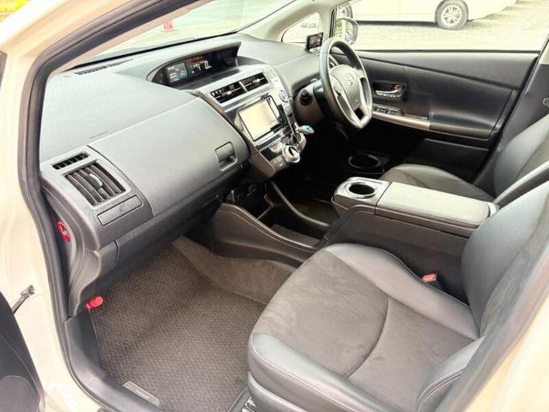 PRIUS ALPHA