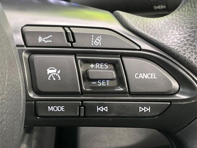 YARIS CROSS