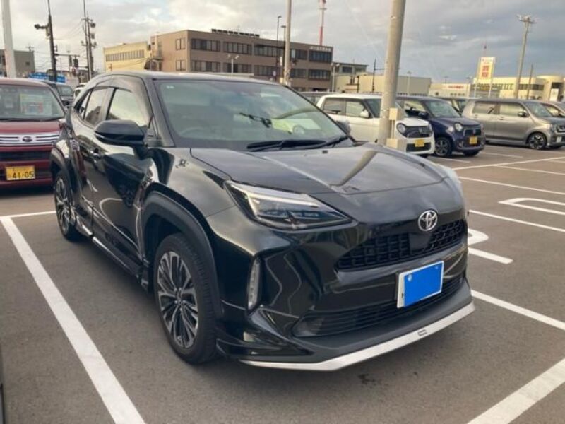 YARIS CROSS