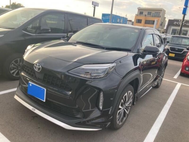 YARIS CROSS