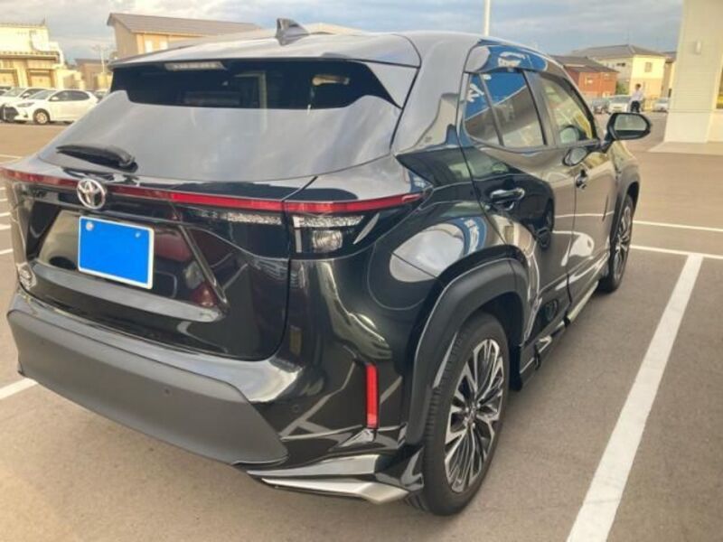 YARIS CROSS