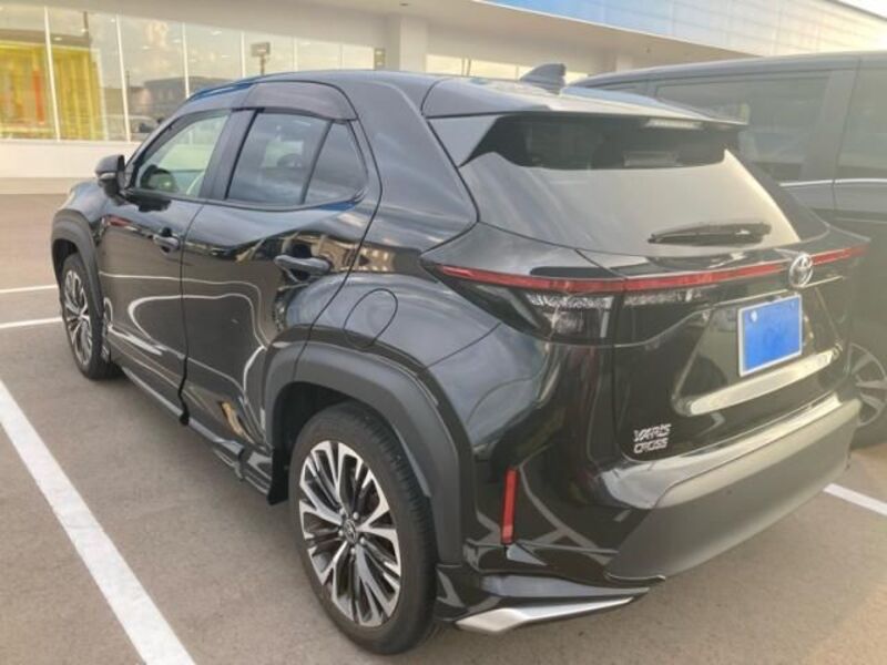 YARIS CROSS