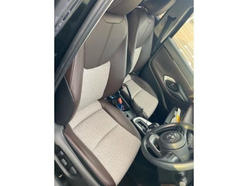 YARIS CROSS