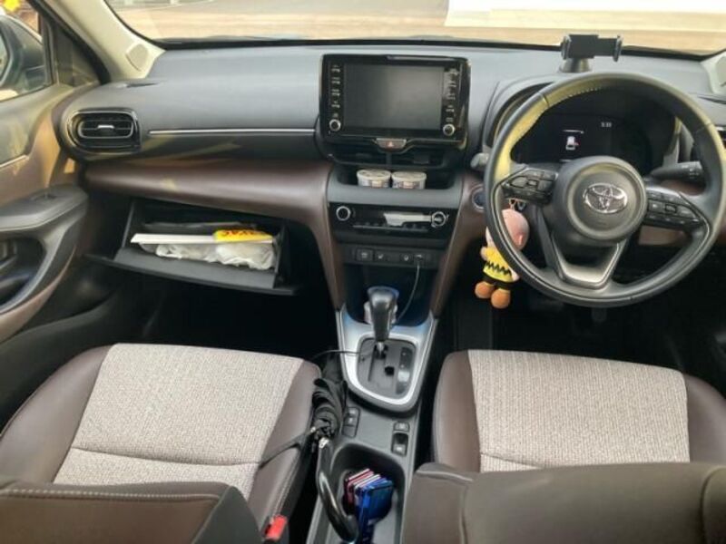 YARIS CROSS