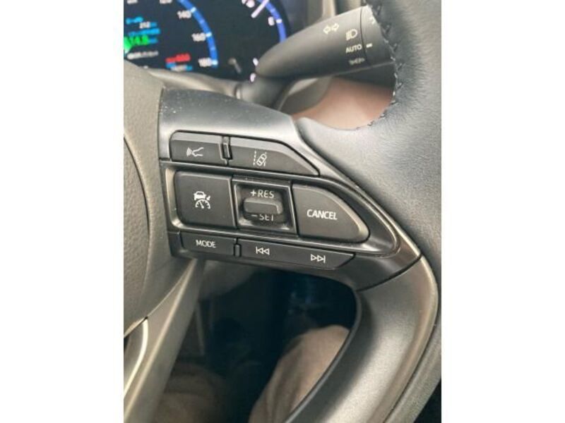 YARIS CROSS