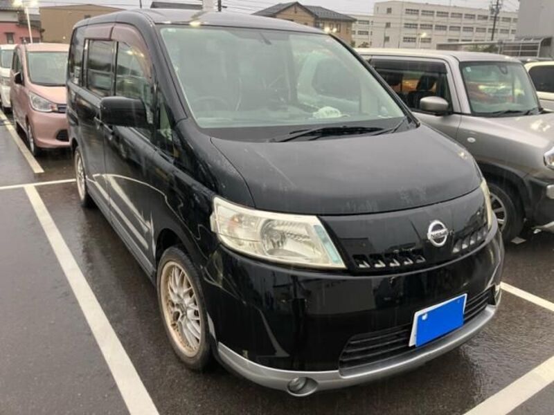 NISSAN SERENA