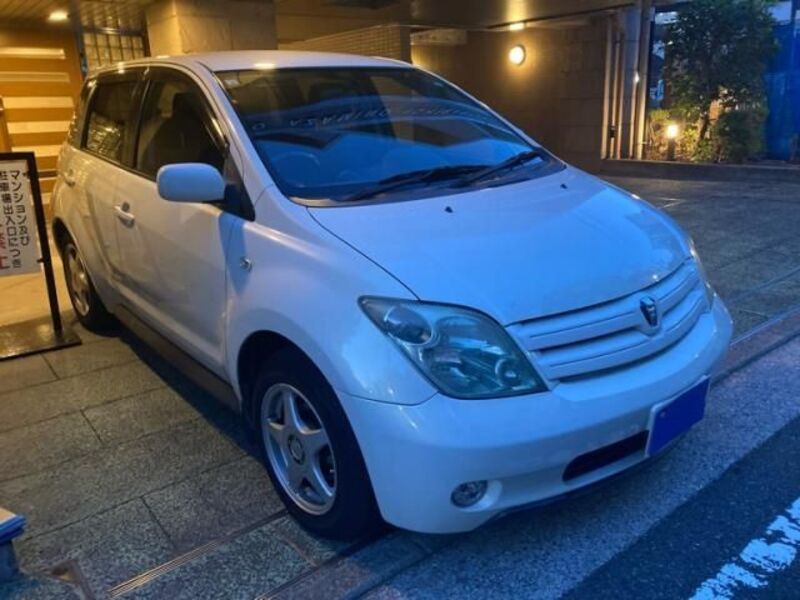TOYOTA IST
