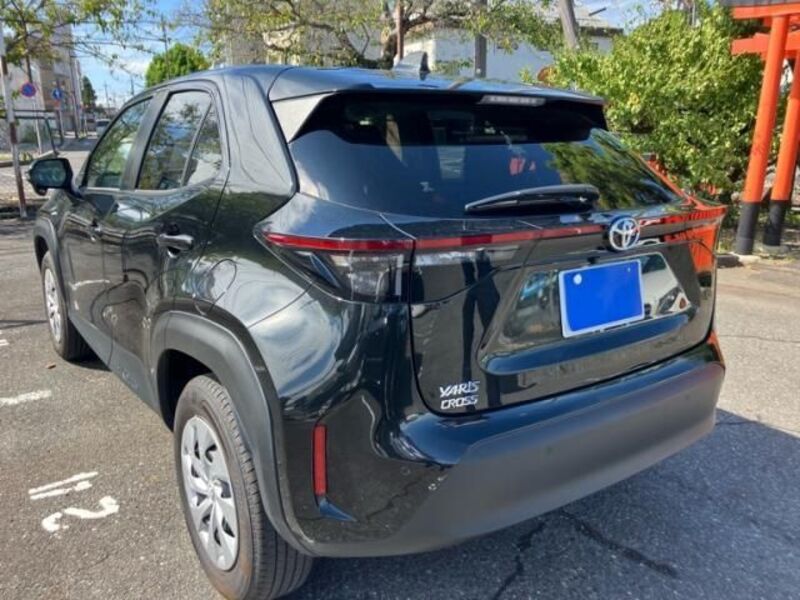 YARIS CROSS