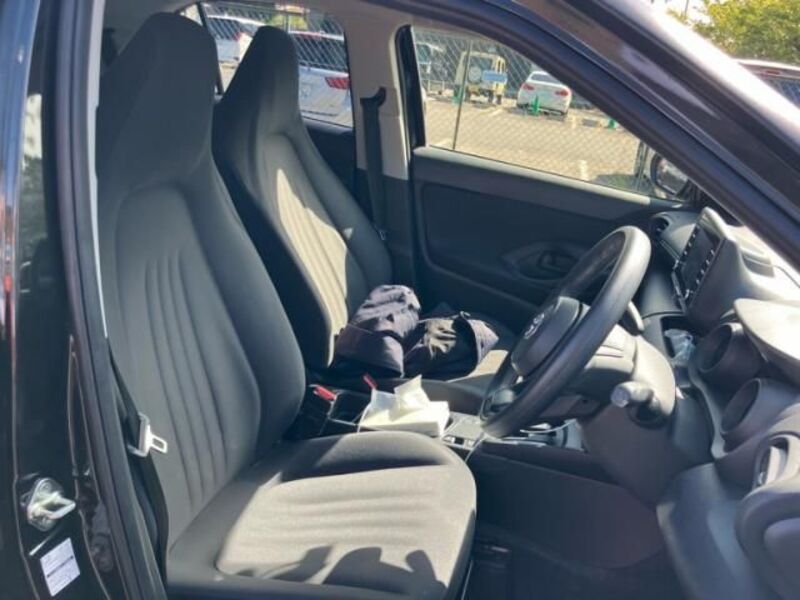 YARIS CROSS