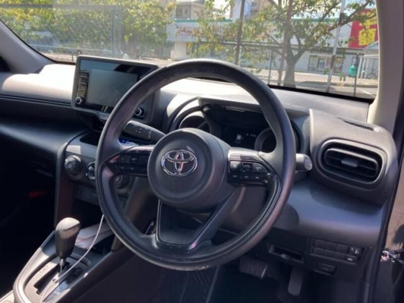 YARIS CROSS